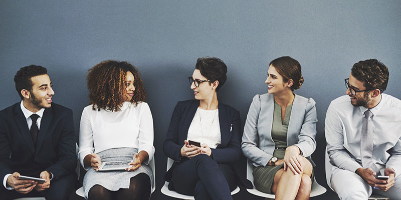 como recrutar funcionarios para os associados