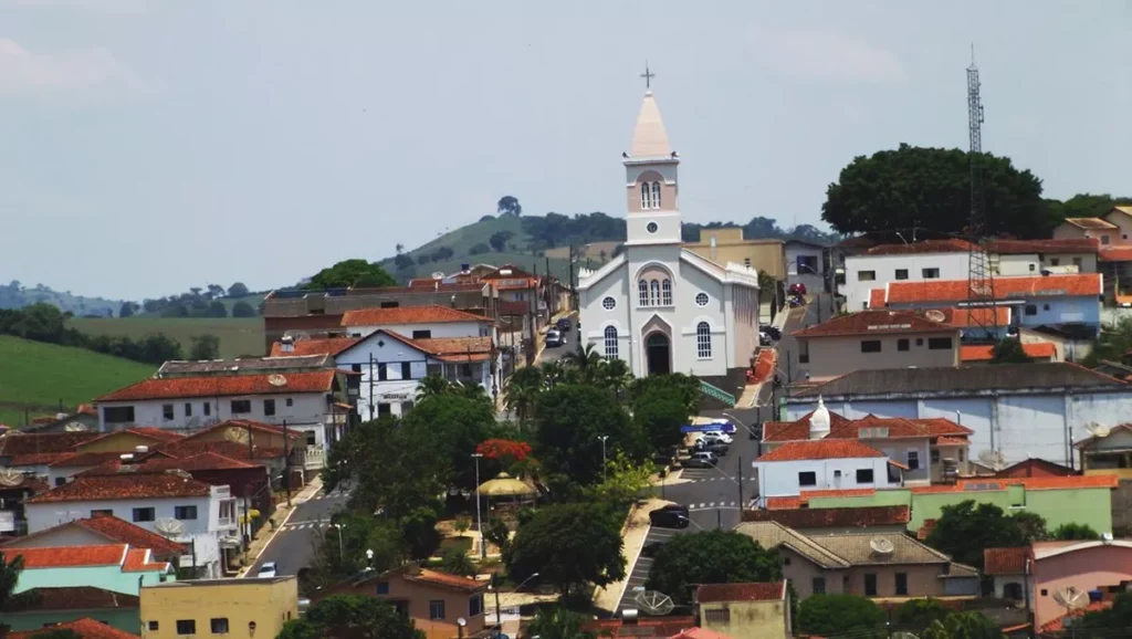 Anúncio de Vagas para ACE/CDL de Poço Fundo MG