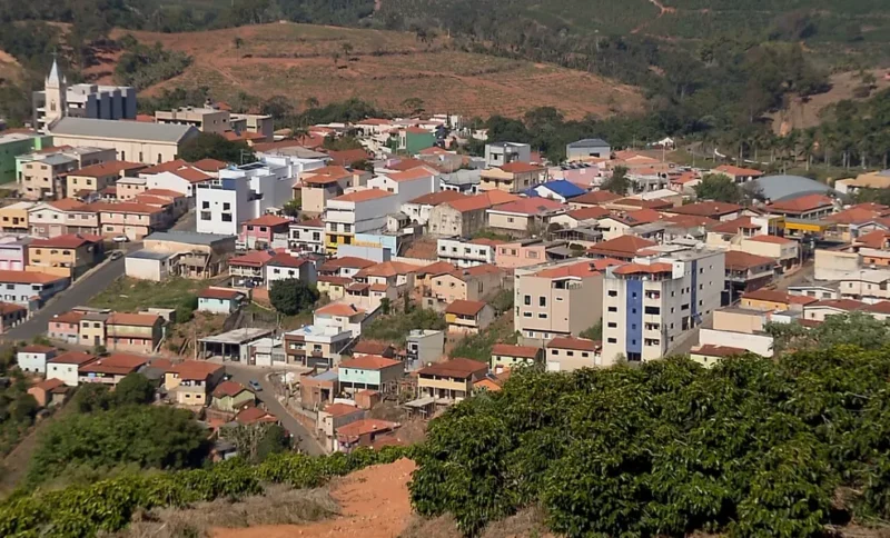 Ferramenta de Currículos para Associação Comercial de Cabo Verde MG