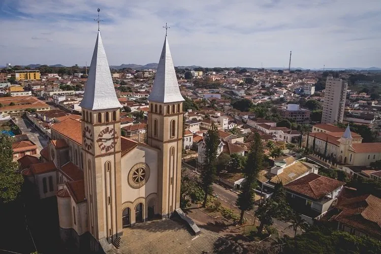 Ferramenta de Currículos para Associação Comercial de Guaxupé MG