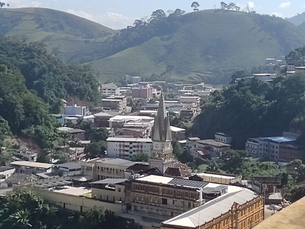 Ferramenta de Currículos para Associação Comercial de Manhumirim MG
